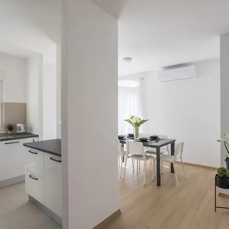 Coastal 1 Apartment Split